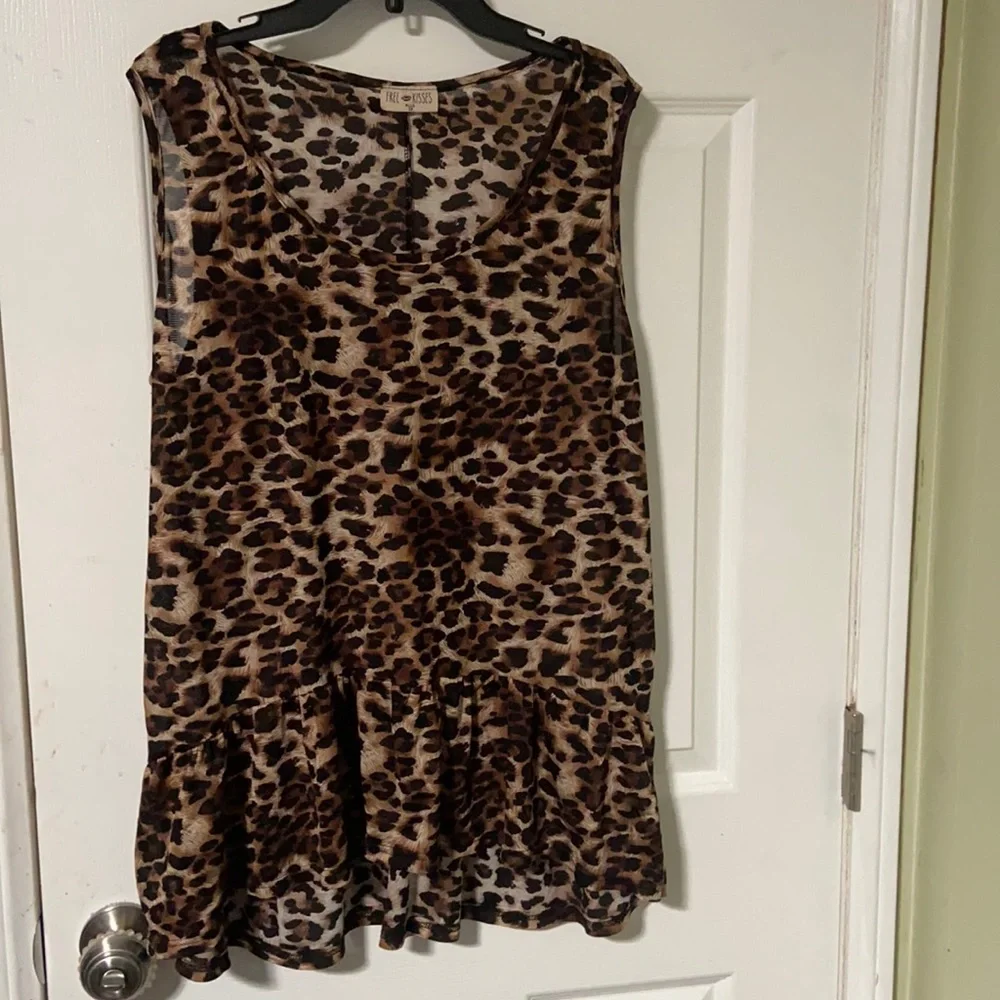 Free kisses women’s leopard print sheer ruffled tank top size 2X - Picture 1 of 9